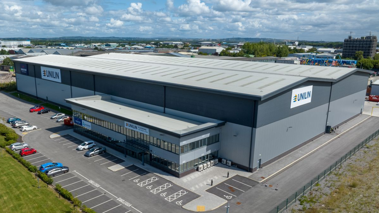 Unilin investe 11 milhões de euros em nova fábrica de pisos laminados no Paraná, com previsão de início das operações em 2026.