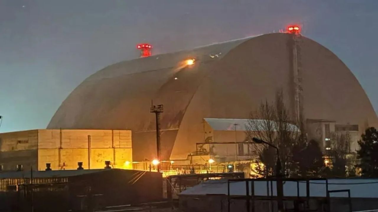 Explosão na usina nuclear de Chernobyl: Drone russo atinge reator e ameaça nova tragédia radioativa