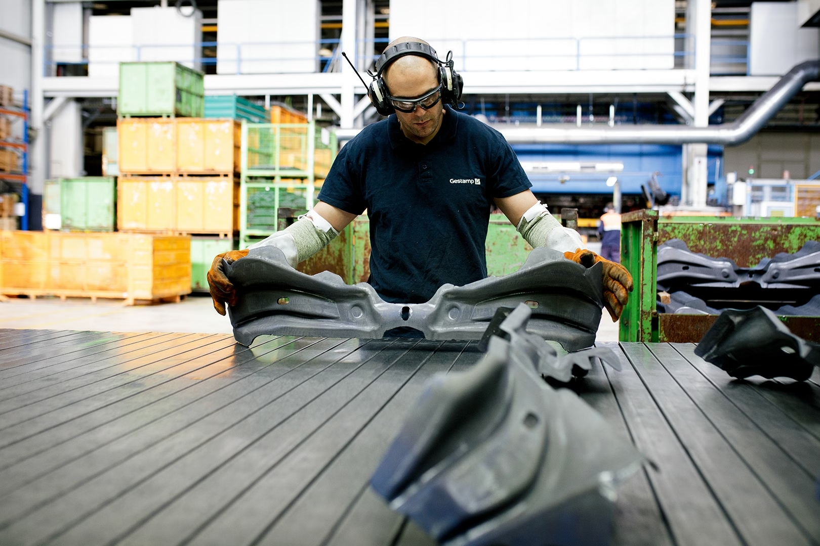 Multinacional Gestamp, do setor automotivo, anuncia construção de nova fábrica e + 150 vagas de emprego; a empresa busca profissionais nas áreas de engenharia e ferramentaria