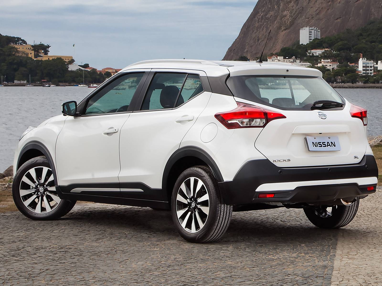 Nissan Kicks 2017: SUV acessível e durável na faixa dos R$ 70 mil reais possui consumo de 13,7 km/l com gasolina + autonomia de 562 km em viagens rodoviárias