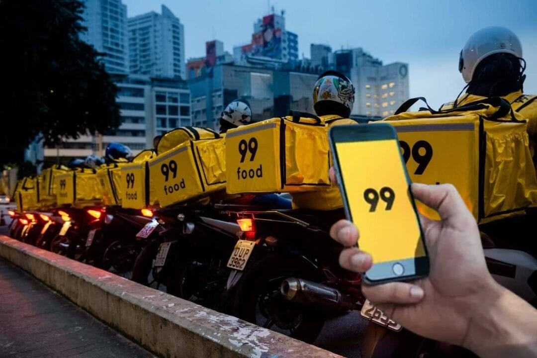 99Food está de volta ao Brasil em 2025 com aporte de R$ 1 bilhão. Plataforma relança delivery para enfrentar iFood e criar super app com vários serviços.