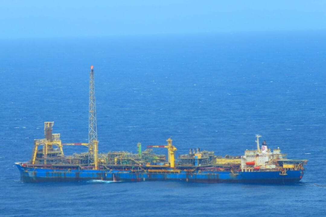 FPSO Cidade de Espírito Santo produz 100 mil barris por dia e impulsiona a economia offshore brasileira