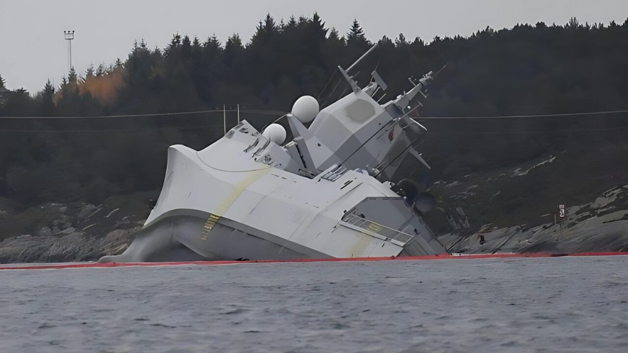 Governo da Noruega busca indenização bilionária por perdas com a fragata KNM Helge Ingstad, alegando falhas de construção do estaleiro espanhol Navantia.