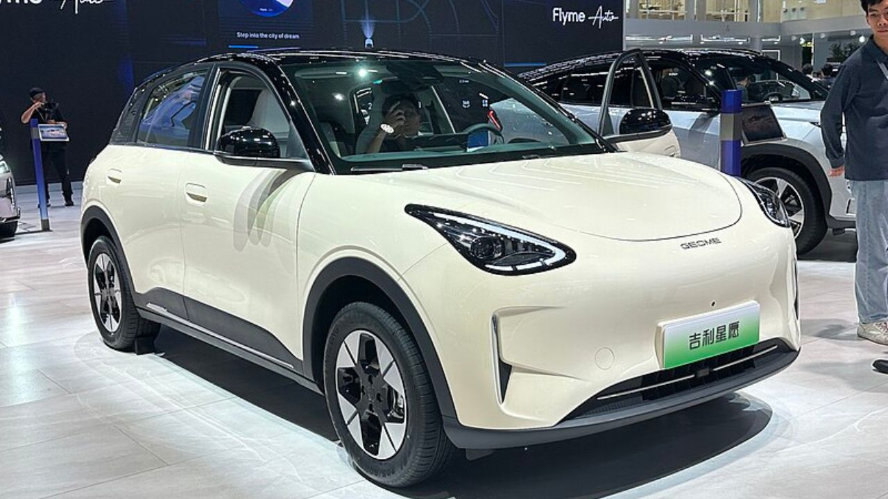 Geely prepara novo carro elétrico para o Brasil em 2025 para disputar com BYD Dolphin