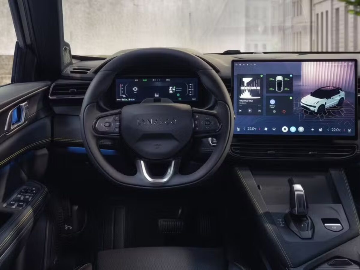 Grupo Geely acelera expansão no país e traz a marca Lynk & Co sob comando da Zeekr, com estreia do modelo 01.