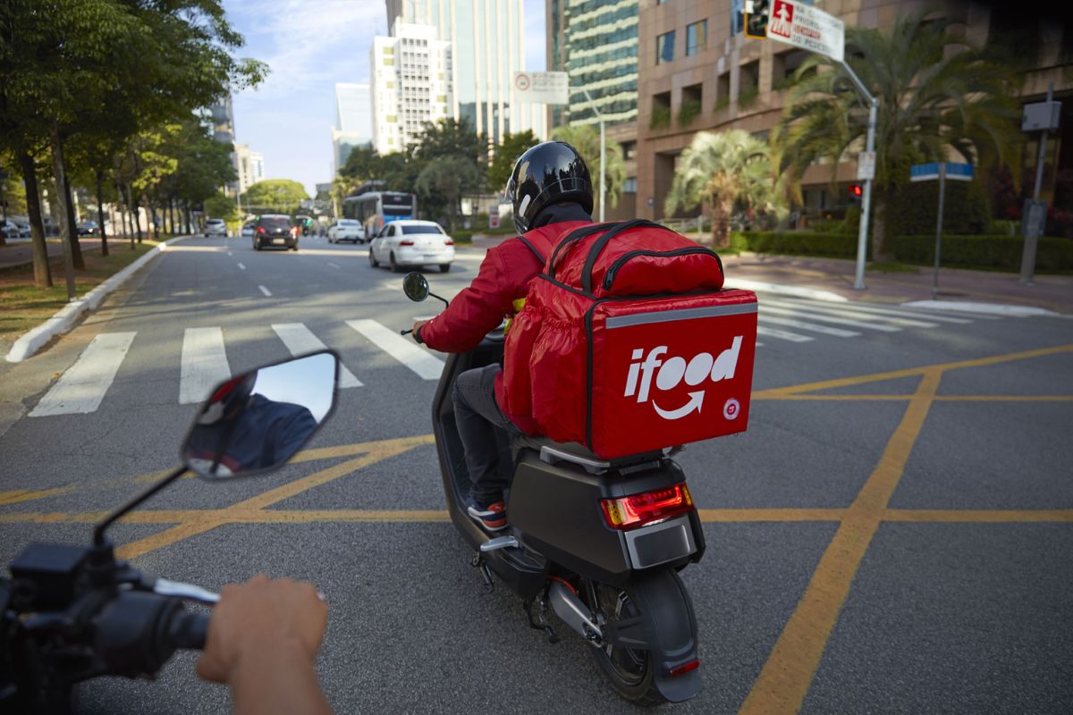 Reajuste Ifood: Taxa Mínima Sobe para R$7 (Bicicleta) e R$7,50 (Moto) a Partir de Junho