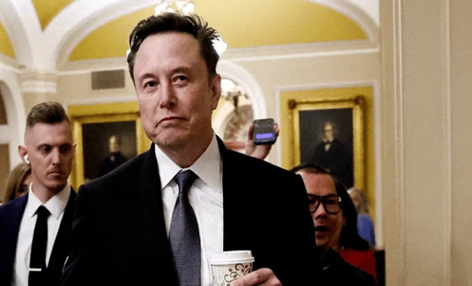 elon musk, tesla, restaurabte