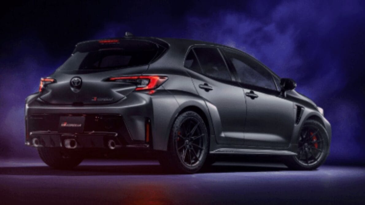 Toyota GR Corolla 2025 ganha câmbio automático e mantém foco esportivo