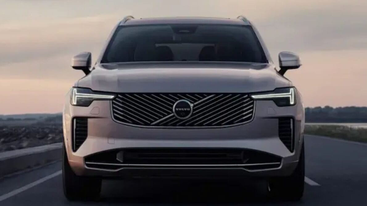 Volvo XC90 2025: novo SUV híbrido roda 47 km sem usar gasolina