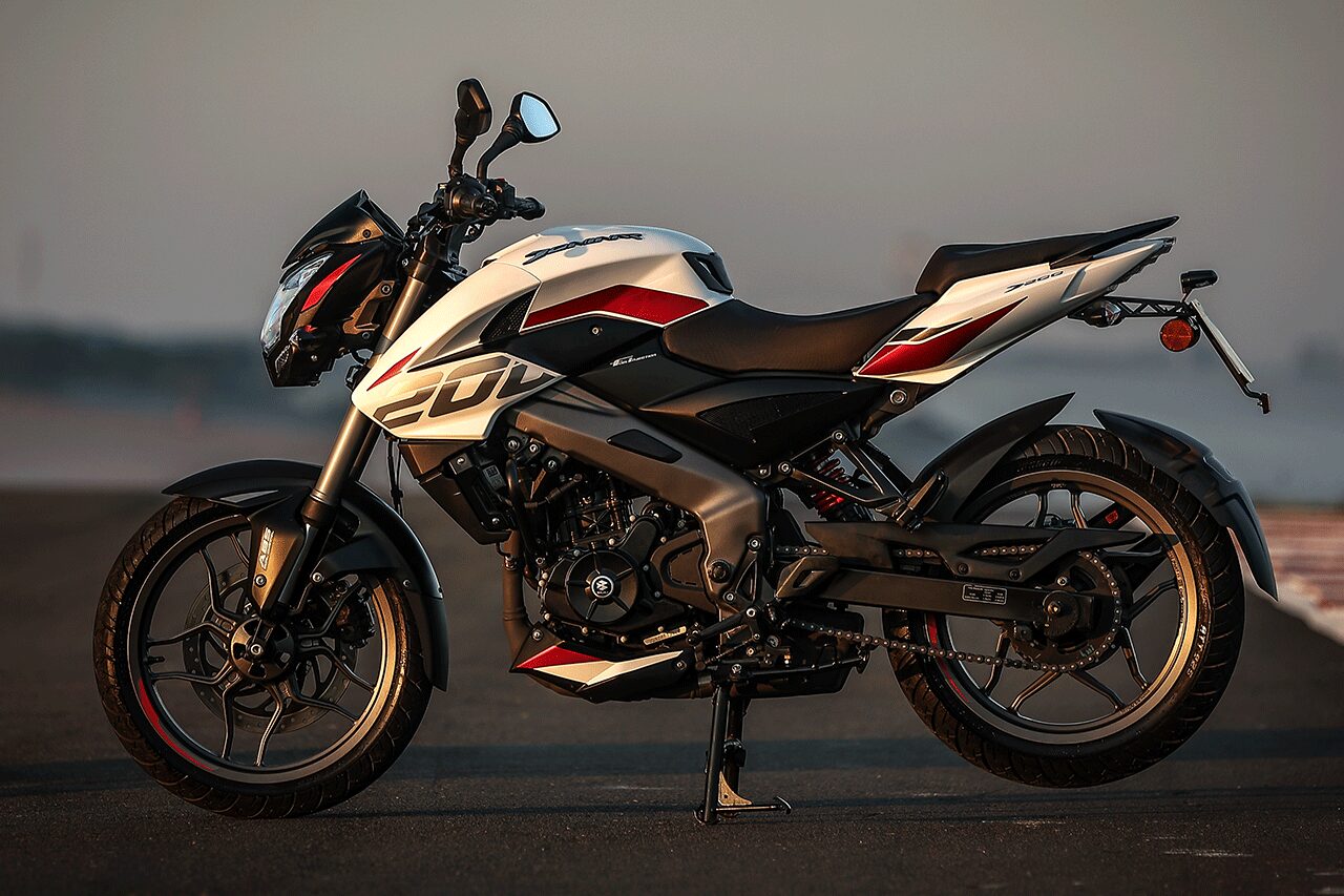 A nova cor da Bajaj Dominar 400 virou sensação no Brasil! Veja como uma simples mudança elevou a moto ao topo das mais desejadas de 2025!