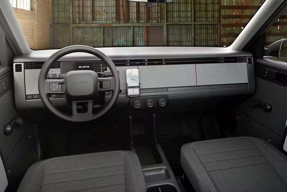 A Slate Auto lança picape inovadora com design simples e preço acessível, desafiando o mercado com tecnologia e versatilidade.