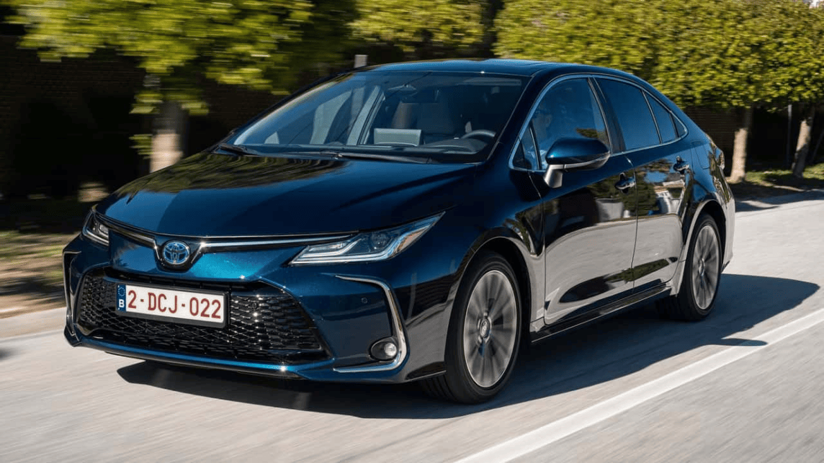 O Corolla Hybrid 2024 desafia os SUVs com luxo, economia e alta tecnologia. Descubra por que ele é a melhor escolha urbana!