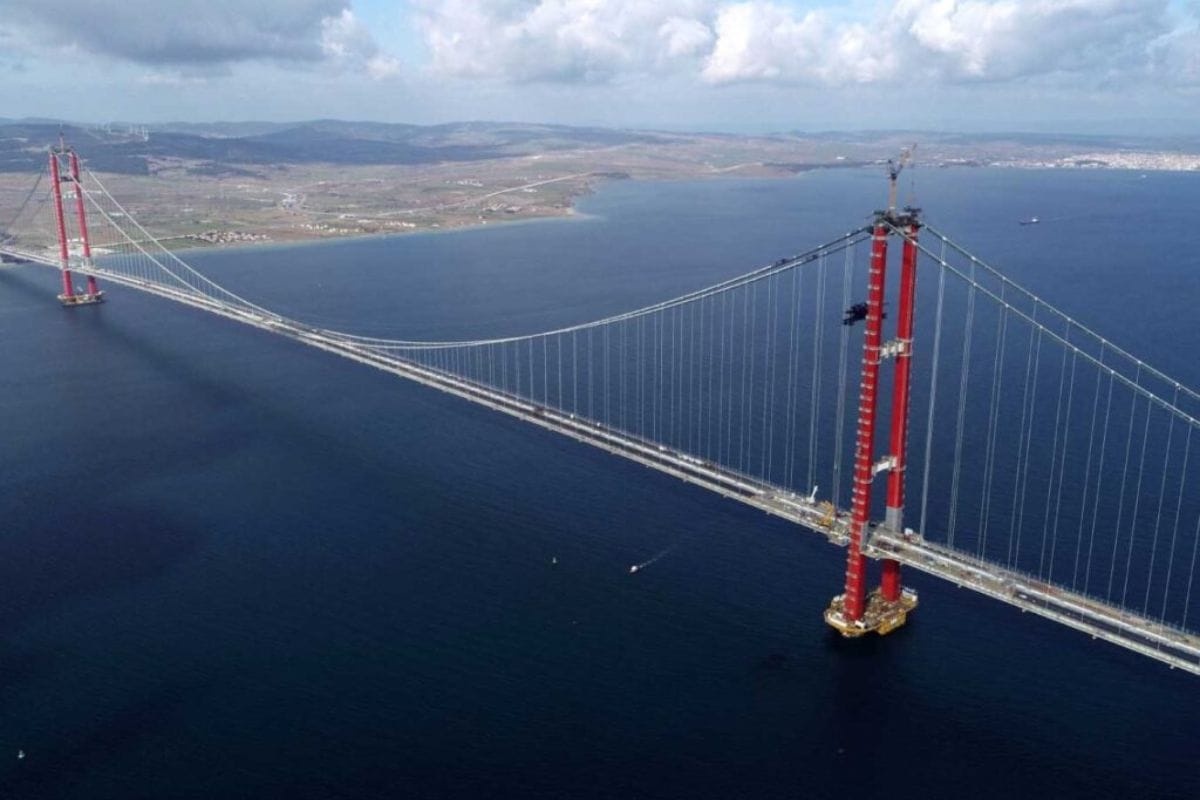 Maior ponte suspensa do mundo: vão de 2.023m e torres que superam a Eiffel! Saiba tudo sobre a engenharia da Ponte Çanakkale 1915 na Turquia