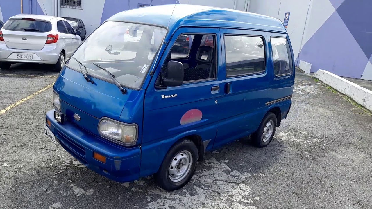 Asia Towner, microvan popular nos anos 90 e conhecida como ‘carro do hot dog’, reaparece à venda por R$ 40 mil