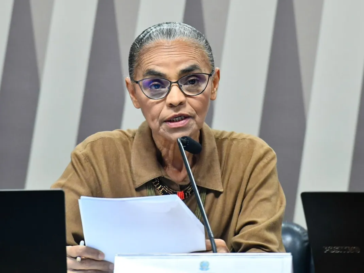 Marina Silva garantiu que a criação da unidade de conservação na Margem Equatorial não impedirá a exploração de petróleo, desde que haja licenciamento. A medida integra estratégia ambiental que concilia preservação e desenvolvimento na região.