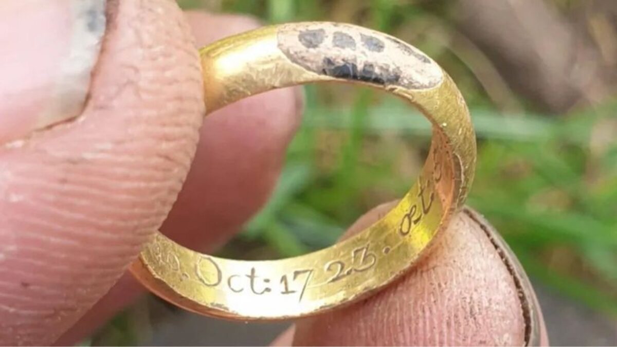 Anel de ouro, Anel, Achado