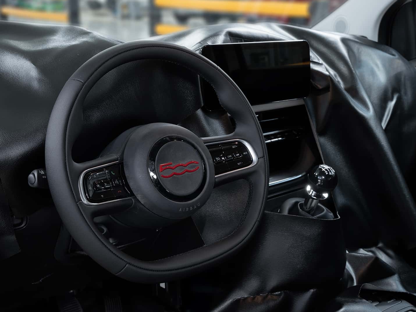 fiat - mobi - Fiat 500 - motor a combustão - Stellantis - carro popular - carro barato - Kwid - C3