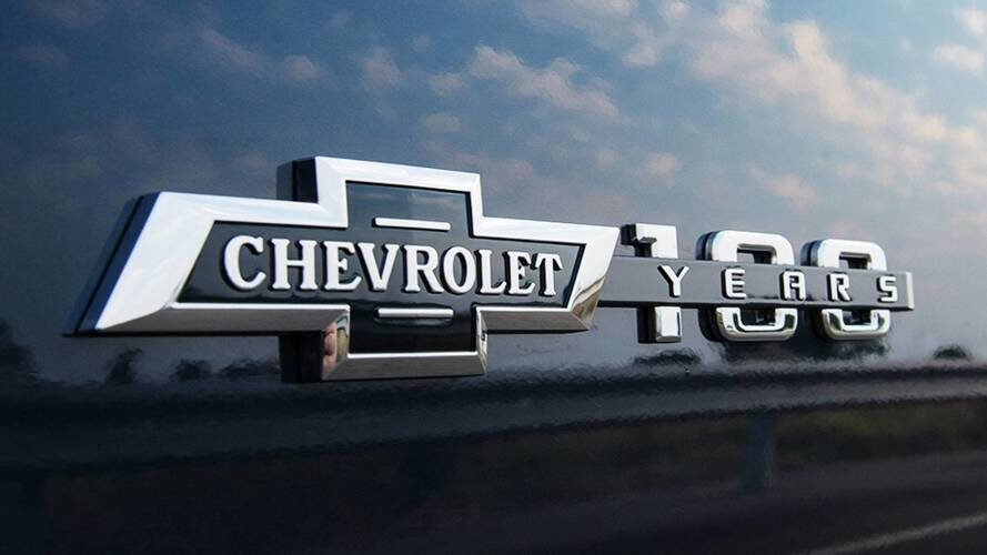 Chevrolet lança edição limitada da S10 100 Anos, com suspensão off-road e design exclusivo para celebrar seu centenário no Brasil.