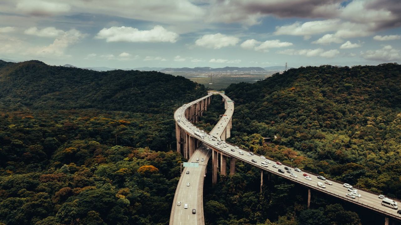 Anchieta-Imigrantes a construção monumental que desafiou a serra do mar