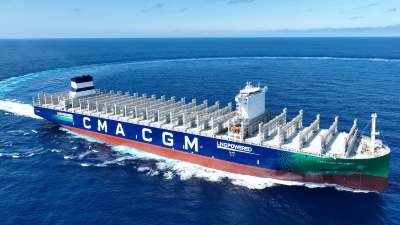 Colossal porta-contêineres a GNL da China reforça a frota do gigante CMA CGM