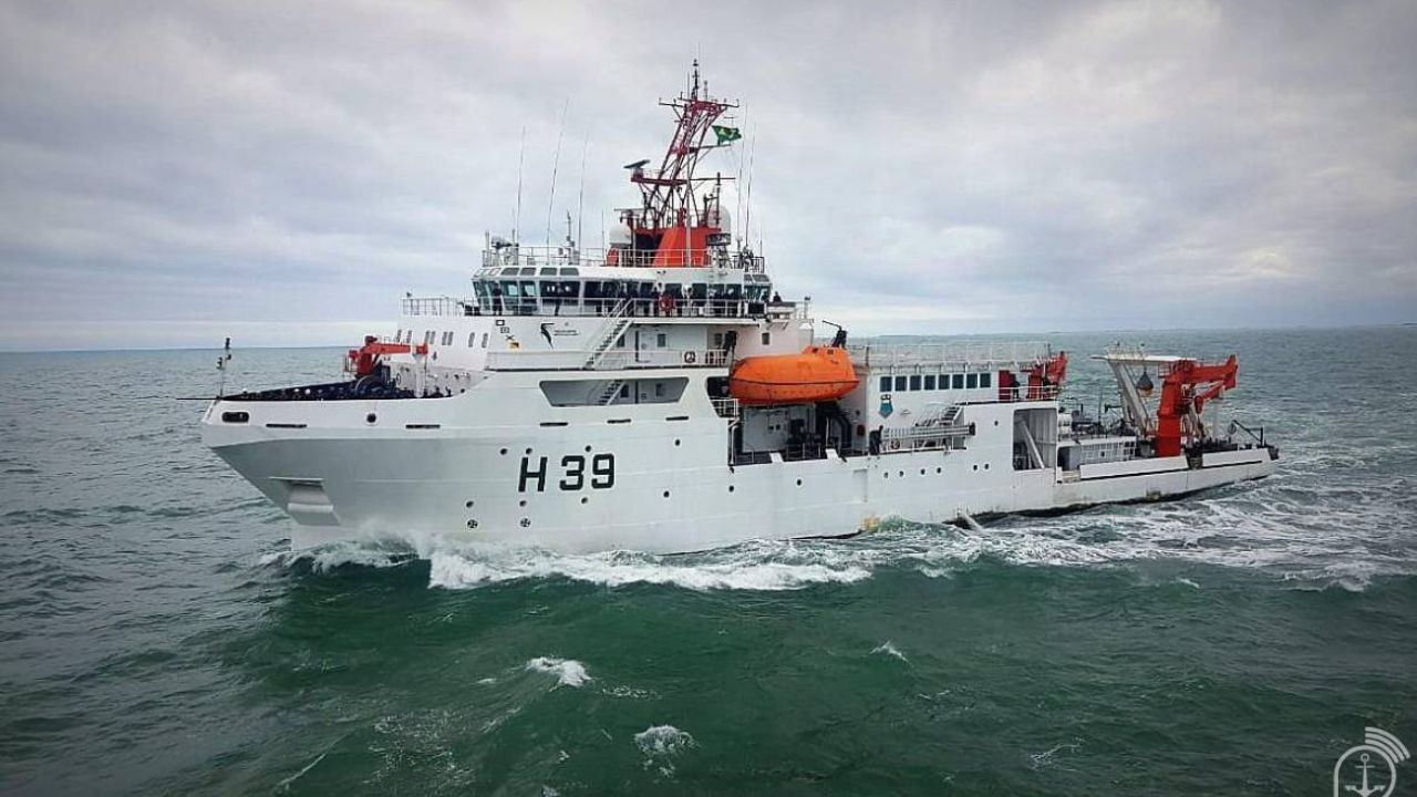 Conheça os navios brancos que protegem o Brasil em silêncio sem canhões ou mísseis