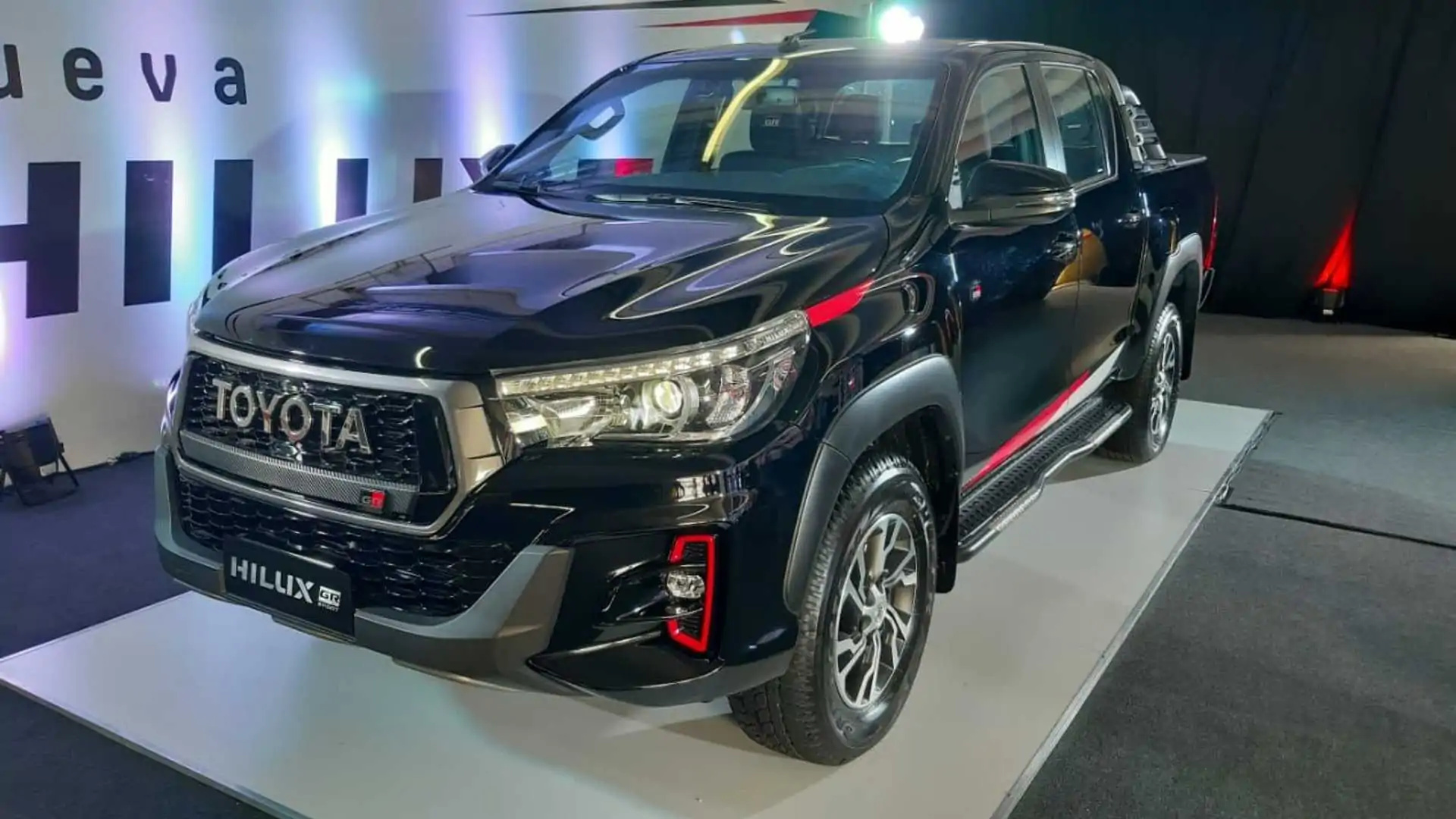 Fabricada na Argentina e sucesso no México, a Hilux GR-S V6 teve edição relâmpago no Brasil — e nunca mais voltou