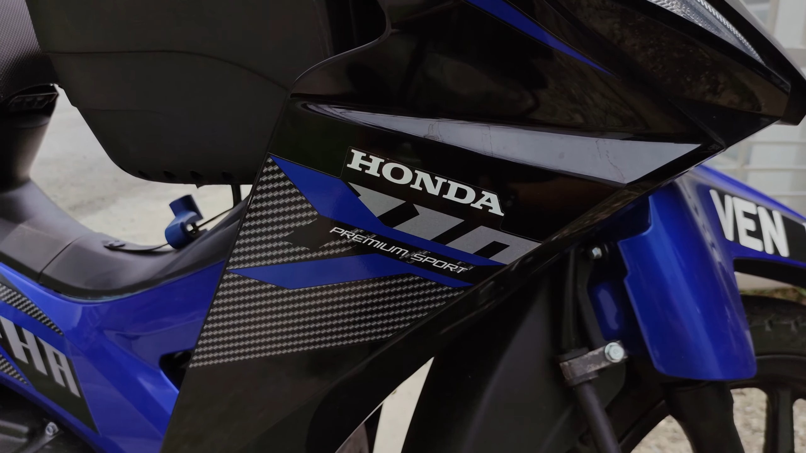 Essa nova motocicleta da Honda custa R$ 8 mil, faz mais de 70 km por litro e virou xodó de entregadores na Ásia — mas ainda não chegou ao Brasil