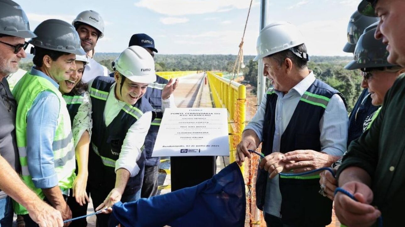 Mato Grosso entrega ponte de 460 m da 1ª ferrovia estadual do país e avança na conexão logística com 743 km de trilhos rumo ao Porto de Santos. (Imagem: Mayke Toscano/Secom-MT)