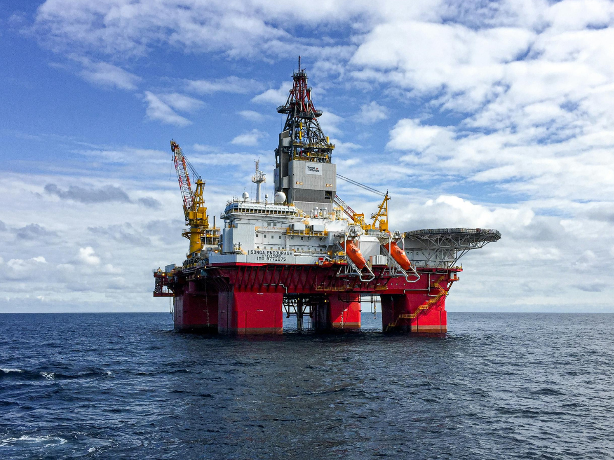 Ranking das maiores reservas de petróleo do mundo revela contrastes entre riqueza e crise. Levantamento mostra os países com mais barris estocados e destaca desafios econômicos, políticos e tecnológicos enfrentados.