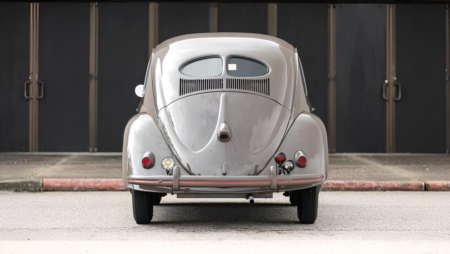 Fabricado em 1952, este Fusca com motor 1200 foi arrematado por mais de R$ 530 mil