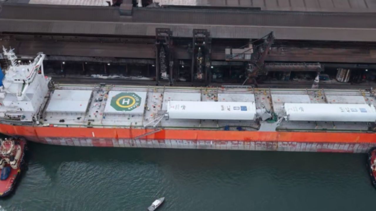 Navio movido a vento transforma o transporte de açúcar no Porto de Santos