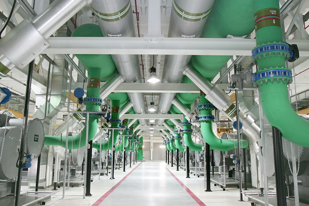 O ar condicionado do maior prédio do mundo: como o sistema que gasta o equivalente a derreter 13.000 toneladas de gelo por dia também produz 57 milhões de litros de água por ano