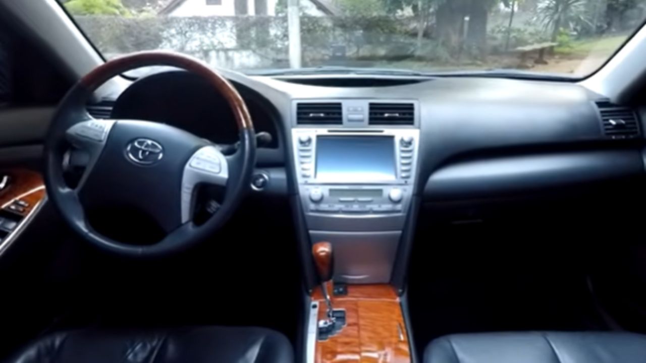 O sedã Toyota de luxo que já foi carro de executivo e hoje poucos conhecem virou uma barganha secreta