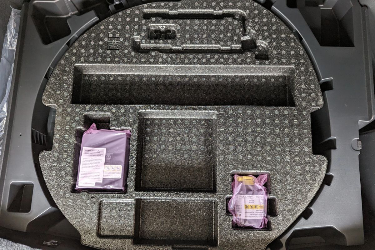 Por que as Montadoras Estão Tirando o Pneu Sobressalente dos Carros para Reduzir Peso e Custo.