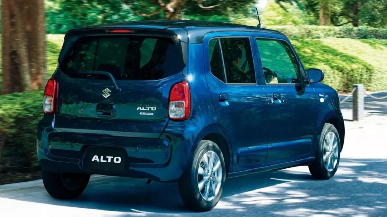 Uma lição para os carros populares brasileiros: hatch Suzuki Alto é relançado no Japão com consumo de 28 km/l, visual renovado e preço equivalente a R$ 42 mil