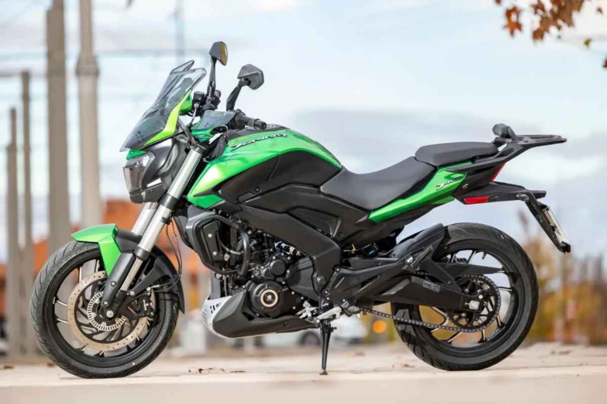 Bajaj Dominar 400 2025: A Análise Completa da "Sport Touring" Indiana que Conquistou o Brasil
