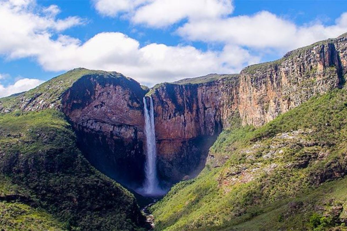 Qual é a Maior Cachoeira do Brasil em Altura? A Disputa entre Bahia, Amazonas e Rio de Janeiro