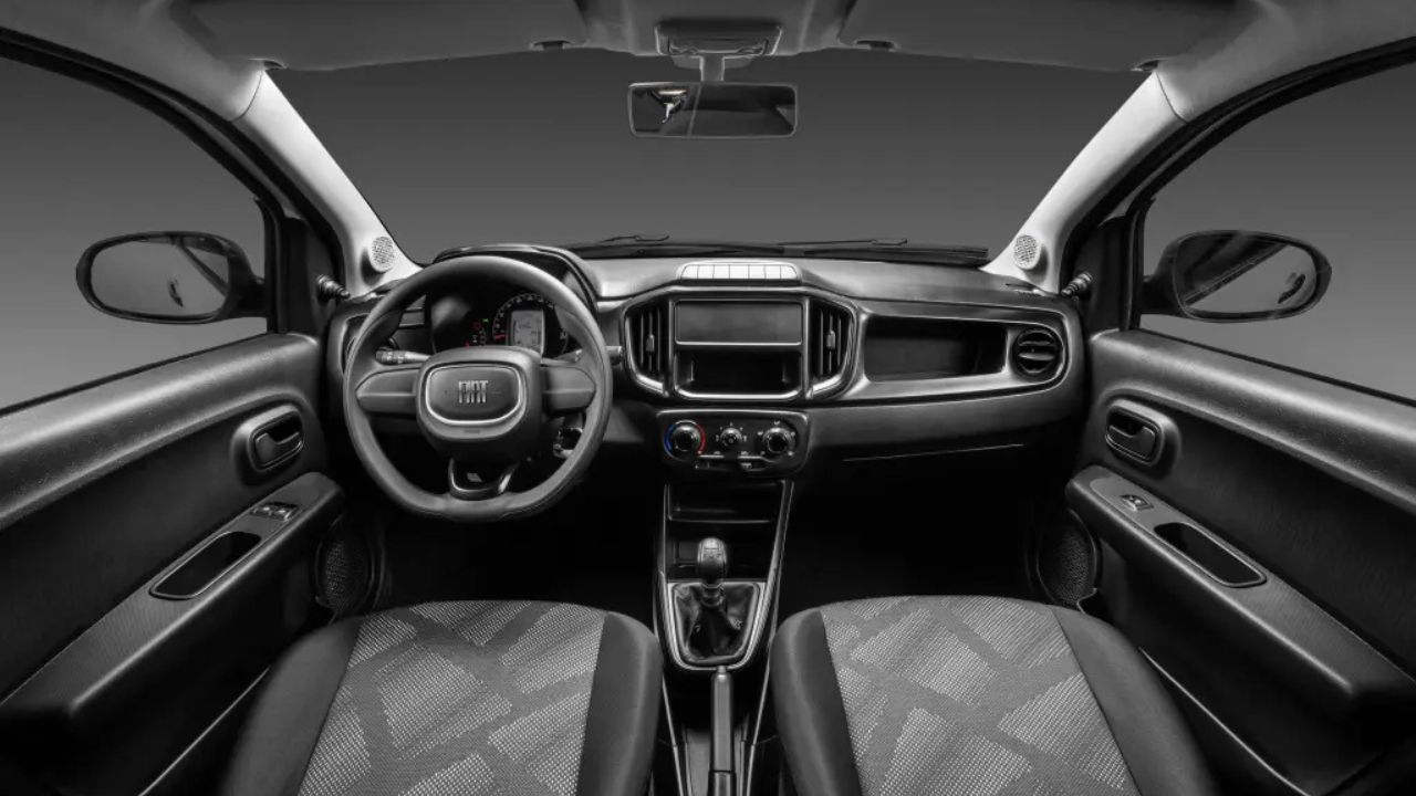 Fiat Mobi 2026 adota interior da Strada, e traz mudanças inesperadas no visual