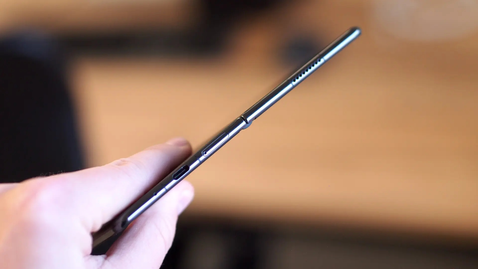 O celular dobrável que parece ficção científica: tela de 7,92", peso de apenas 231g e Snapdragon 8 Gen 2 — Honor Magic V2 que custa R$ 10.956