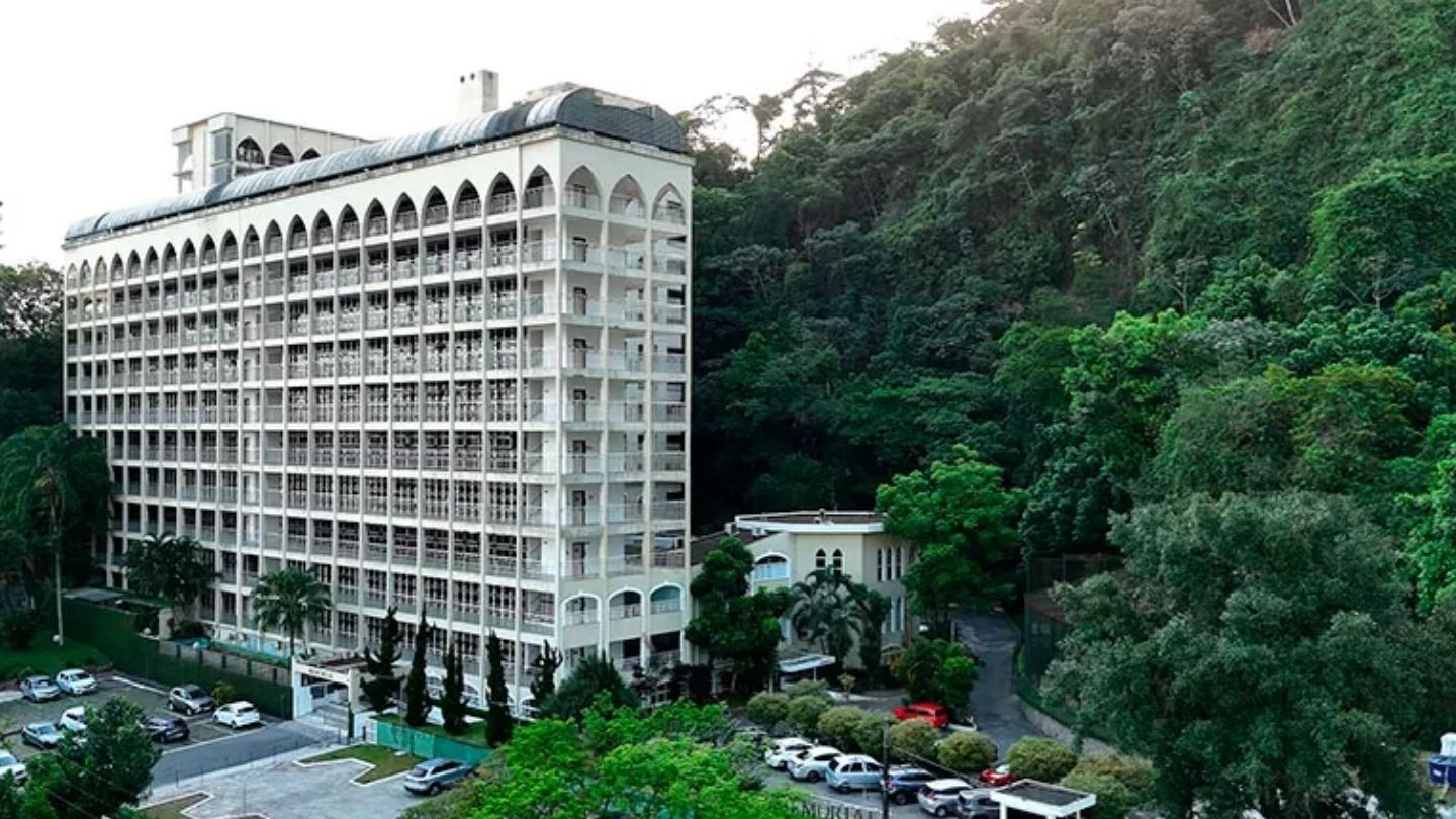 Conheça o Memorial Necrópole Ecumênica, o cemitério vertical mais alto do planeta, em Santos, referência global em sepultamento inovador.