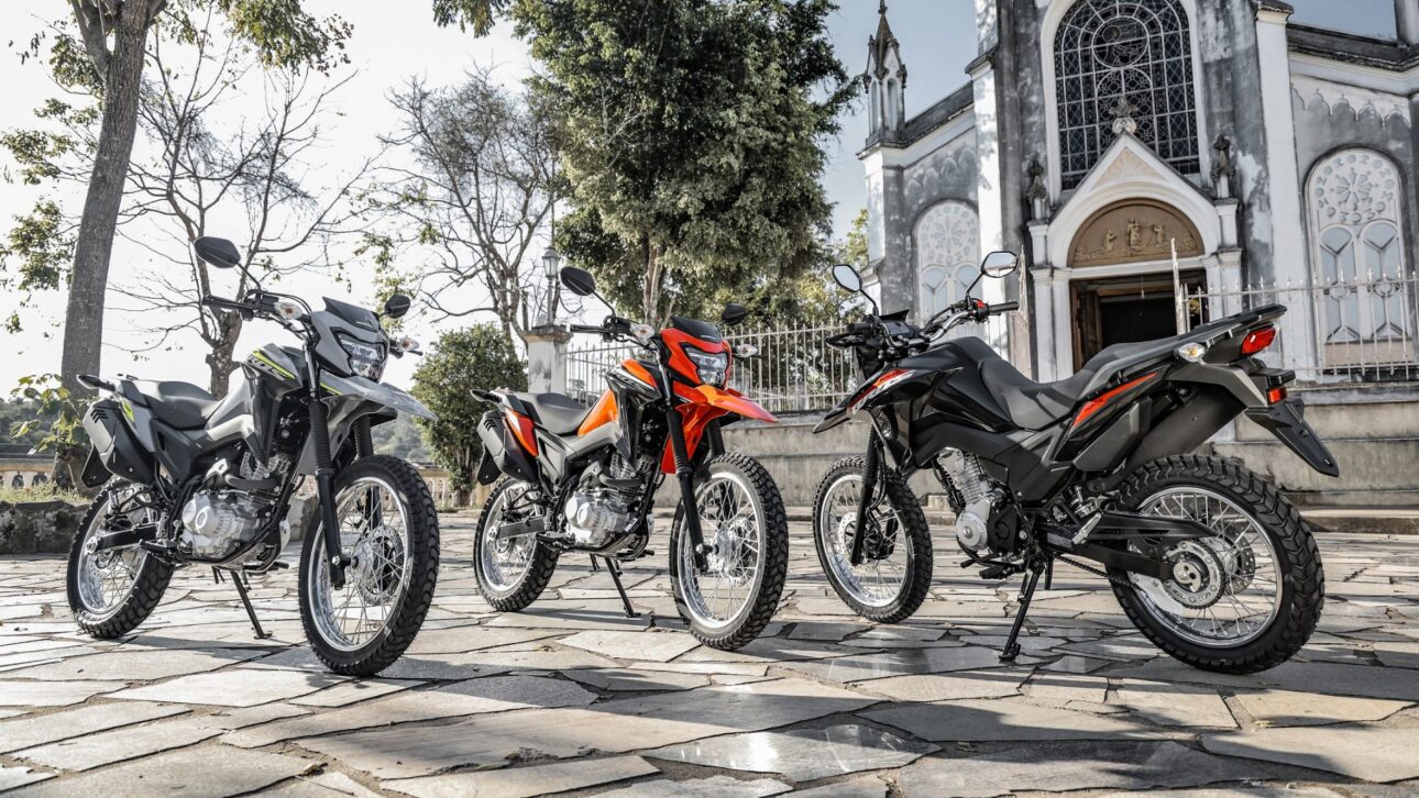 Descubra por que a Honda NXR 160 BROS 2025 é referência em motor monocilíndrico, baixo consumo e robustez para uso urbano e profissional.