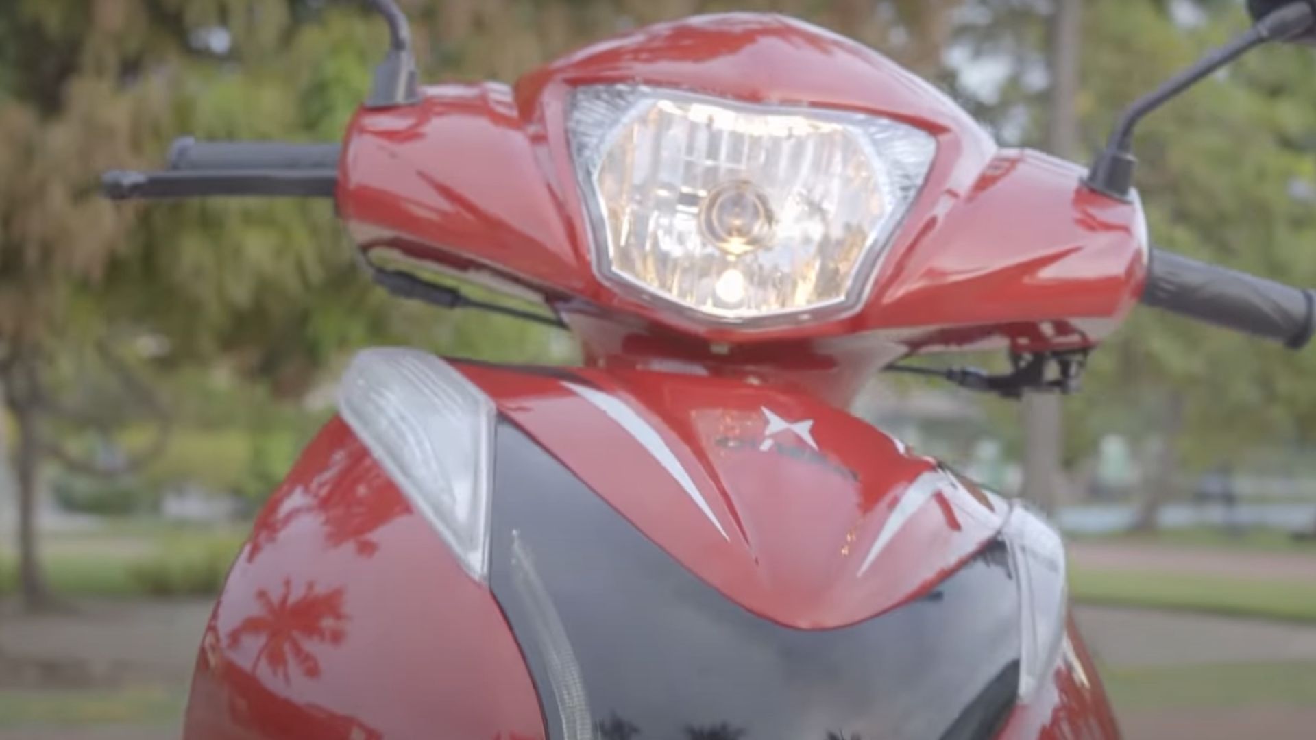 Motocicleta econômica Shineray Jet 125SS alia baixo consumo, tecnologia e preço acessível, tornando-se destaque entre as motos urbanas em 2025.