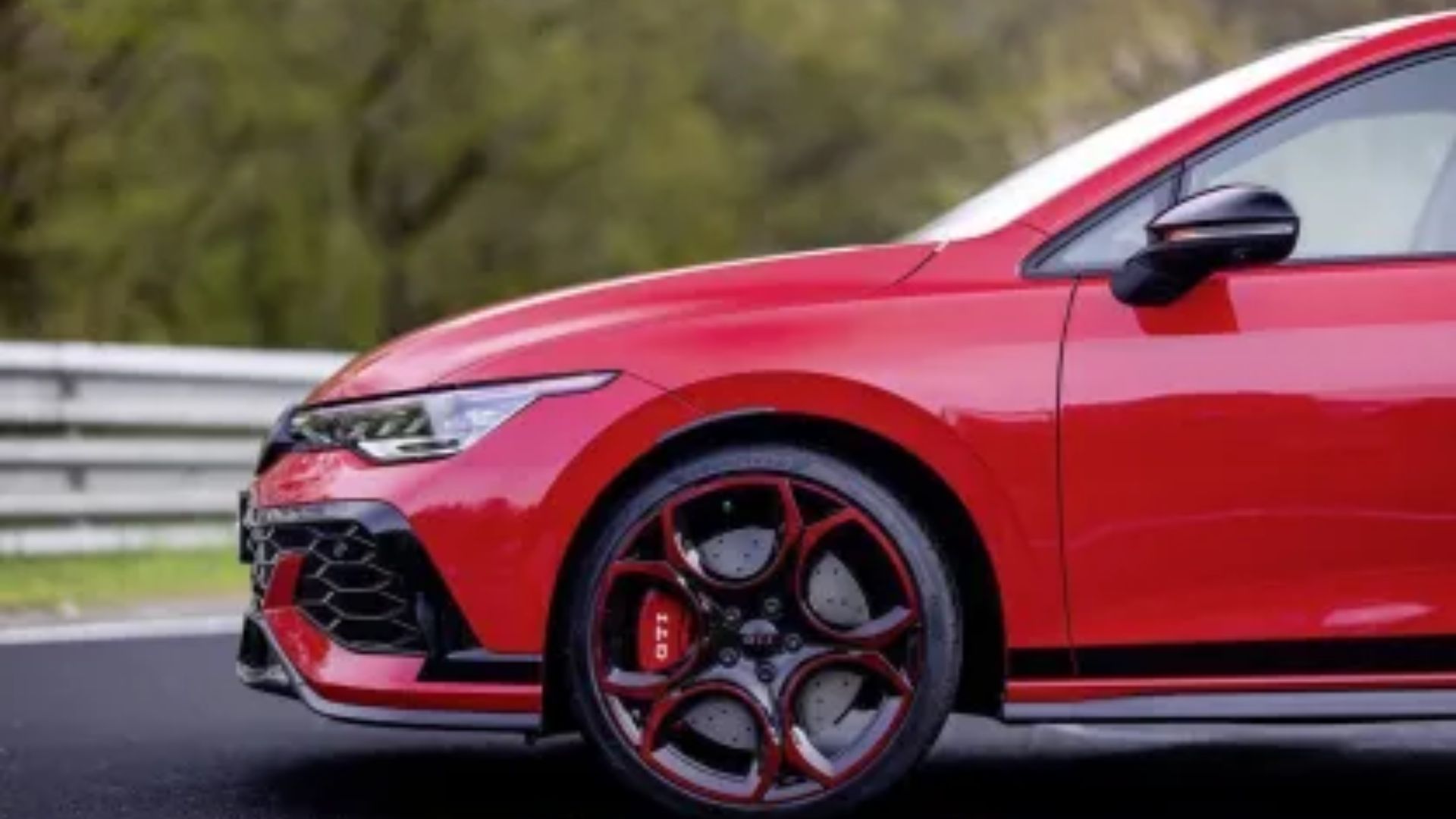 Volkswagen lança o Golf GTI mais potente da história, com 325 cv, edição limitada, tecnologias exclusivas e integração inédita de ChatGPT.