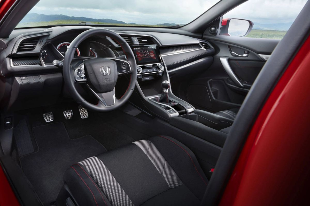 A Nova Gasolina com 30% de Etanol: Os 10 Carros Importados que Mais Vão Sofrer