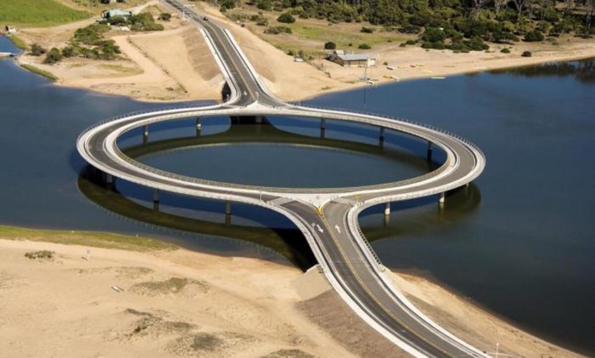 A Ponte Circular de Laguna Garzón, no Uruguai, surgiu como inovação e design inteligente, mas por que ela é assim?