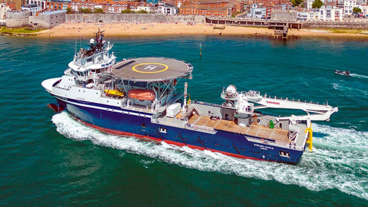 A Royal Navy comissionou o HMS Stirling Castle em Birkenhead para intensificar as operações de caça a minas e avançar no programa MHC Block 1.