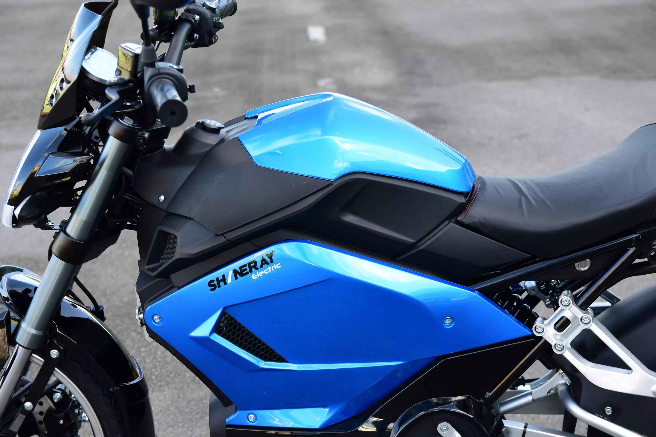 Shineray SHE-S: a moto elétrica brasileira com painel digital, suspensão invertida e autonomia de até 80 km por menos de R$ 17 mil