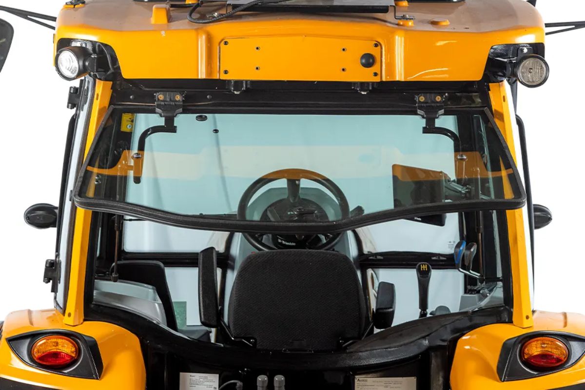 Trator Valtra A84S: Tecnologia de Ponta e Robustez de Fábrica