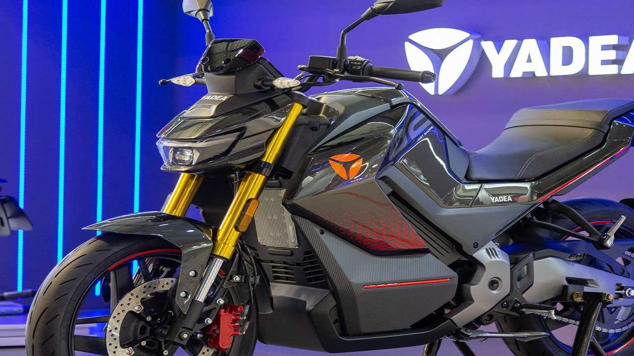 Nova moto elétrica Yadea Keeness chega ao Brasil por R$ 28.900 com potência de até 11 mil watts