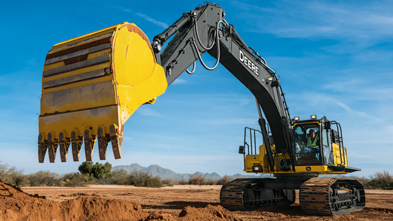 Conheça a escavadeira 470G LC da John Deere, uma escavadeira hidráulica robusta com motor potente, eficiência hidráulica e tecnologias que aumentam a produtividade e reduzem custos. Fonte: John Deere